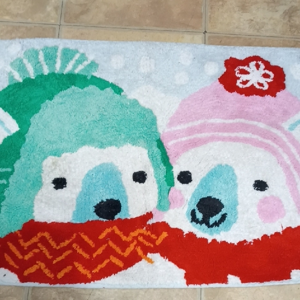 St. Nicholas Polar Bears Rug - Picture 4 of 6
